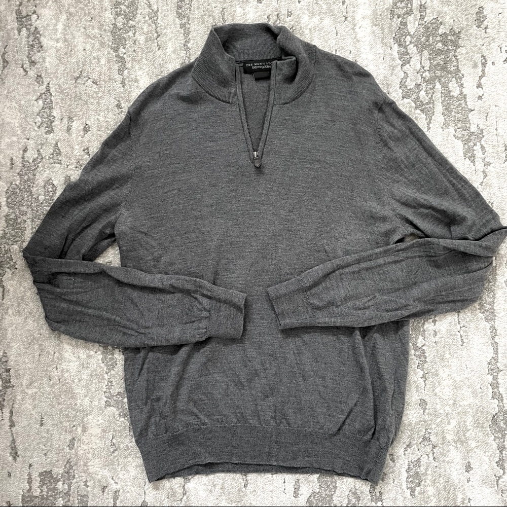 Bloomingdale’s Mens gray quarter zip, large